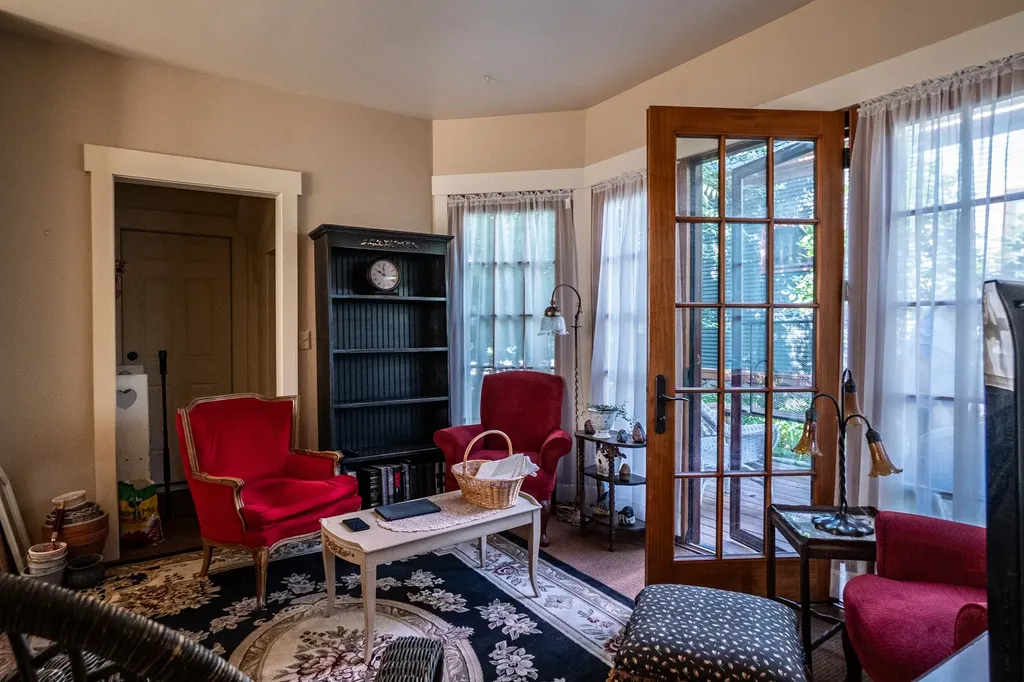 318 S 5th Street E Missoula MT 59801