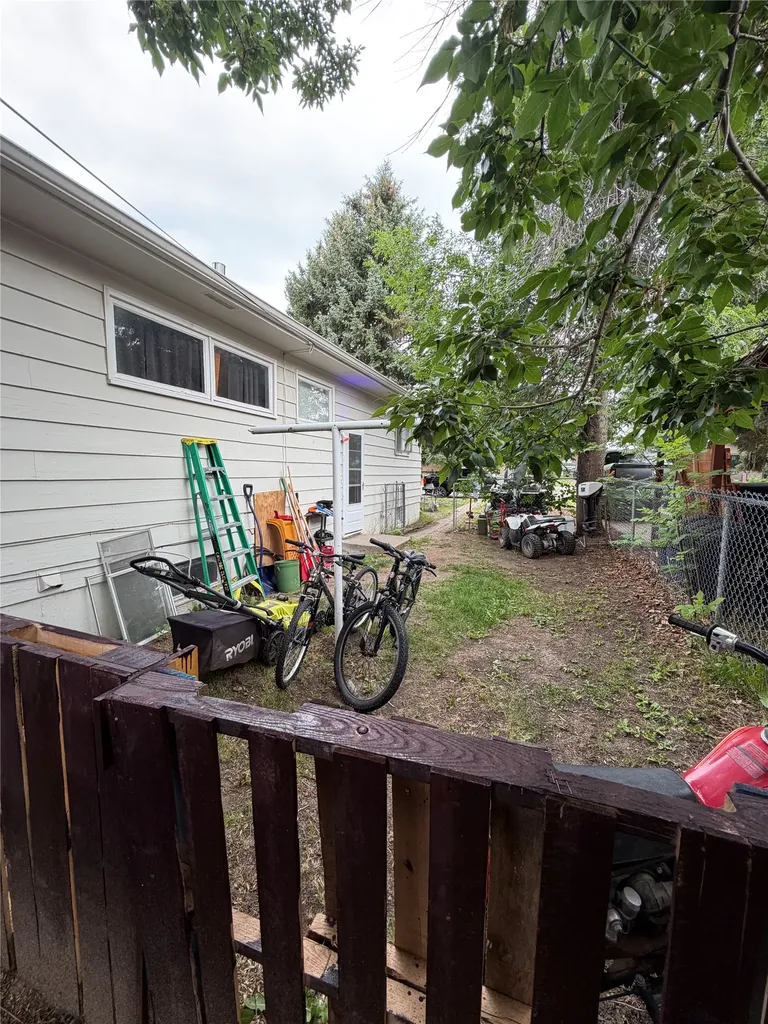 422-424 46th Street S Great Falls MT 59405