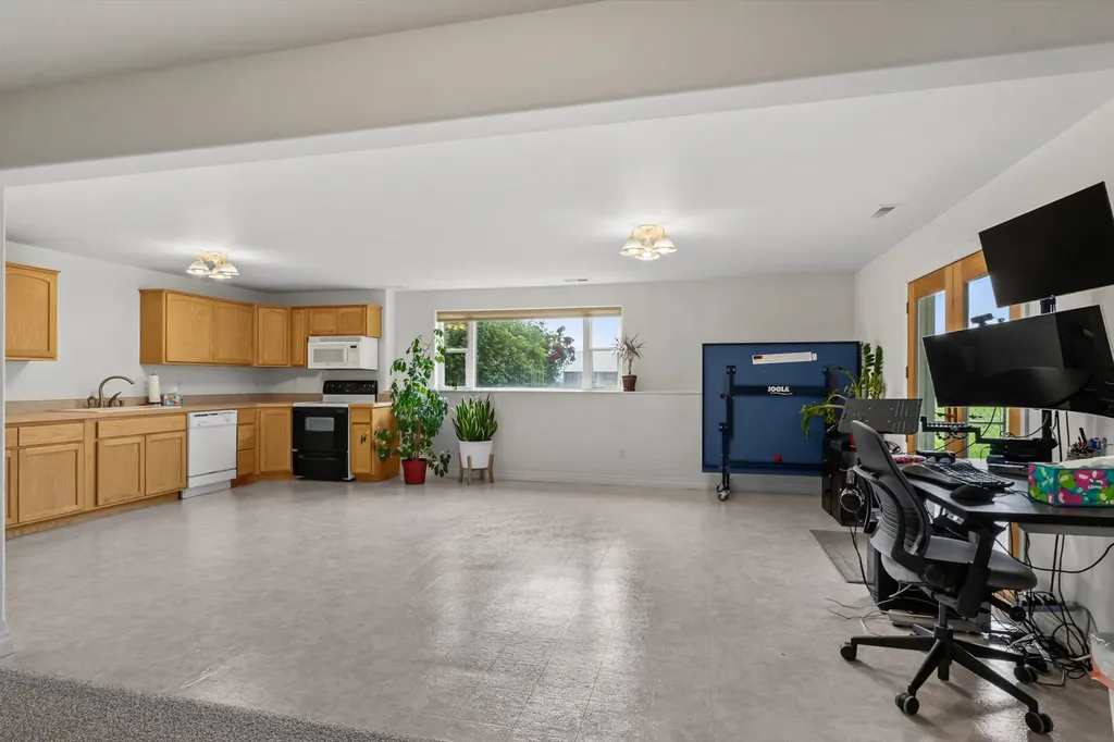 6875 Scratchgravel Drive Helena MT 59602