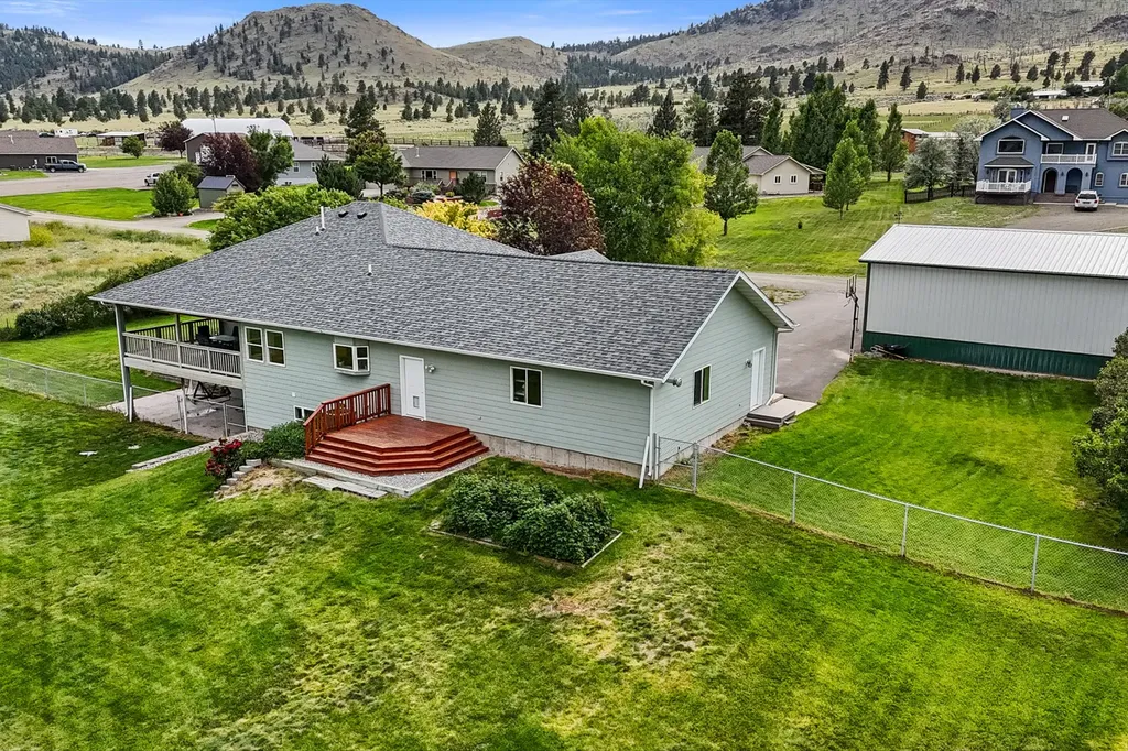 6875 Scratchgravel Drive Helena MT 59602