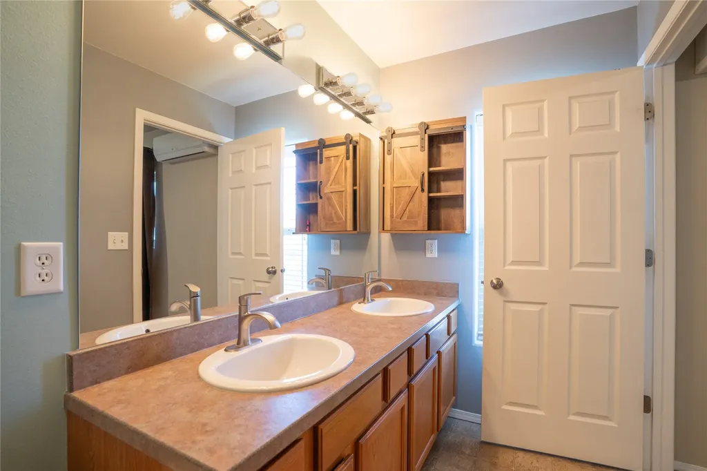 1055 Cardinal Loop Helena MT 59602
