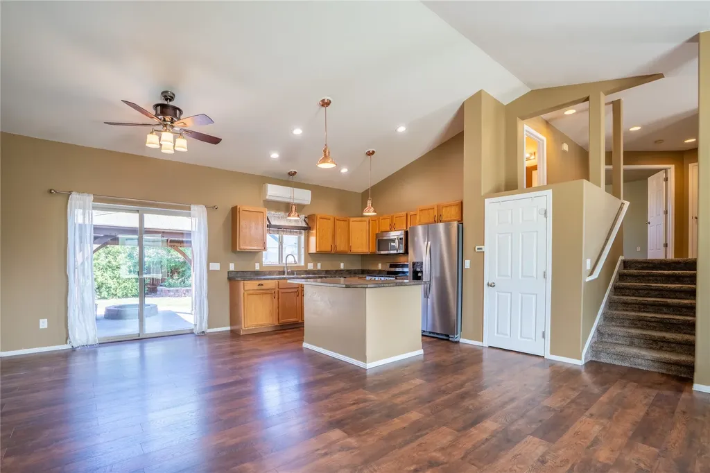 1055 Cardinal Loop Helena MT 59602