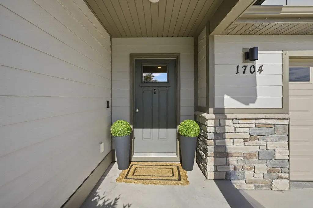 1704 Shelby Avenue Belgrade MT 59714