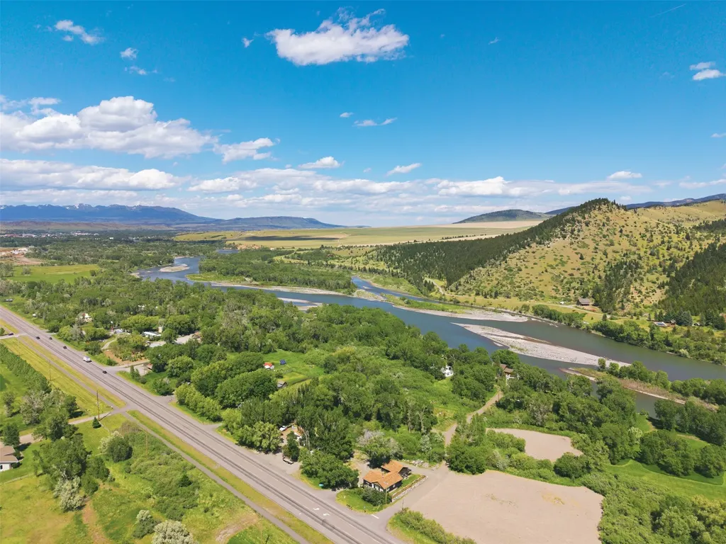 11 Blue Road Livingston MT 59047