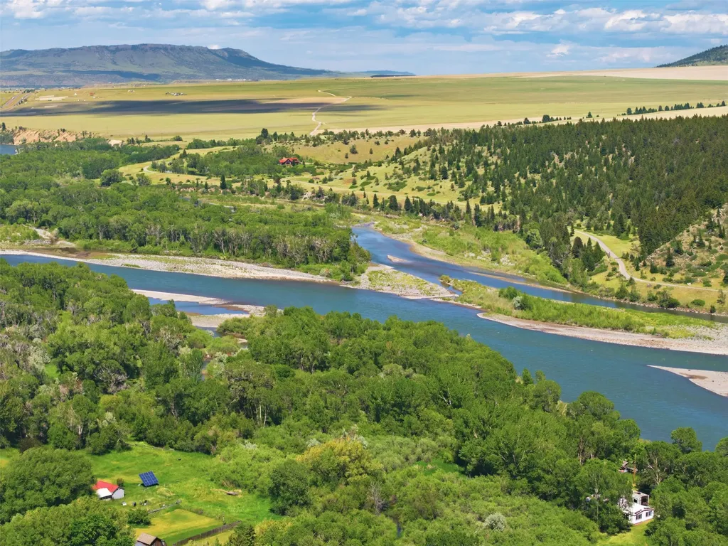 11 Blue Road Livingston MT 59047