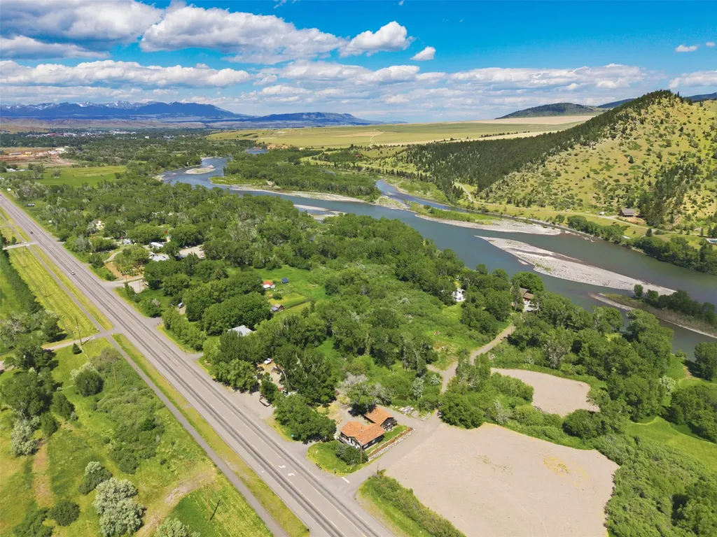 11 Blue Road Livingston MT 59047