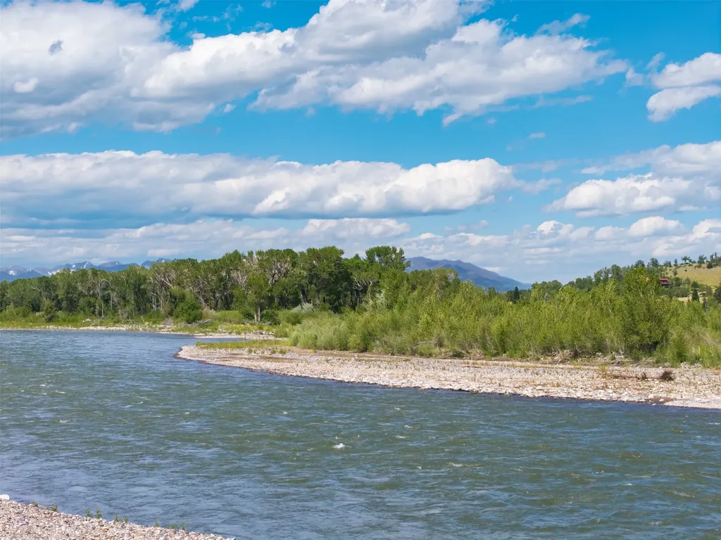 11 Blue Road Livingston MT 59047