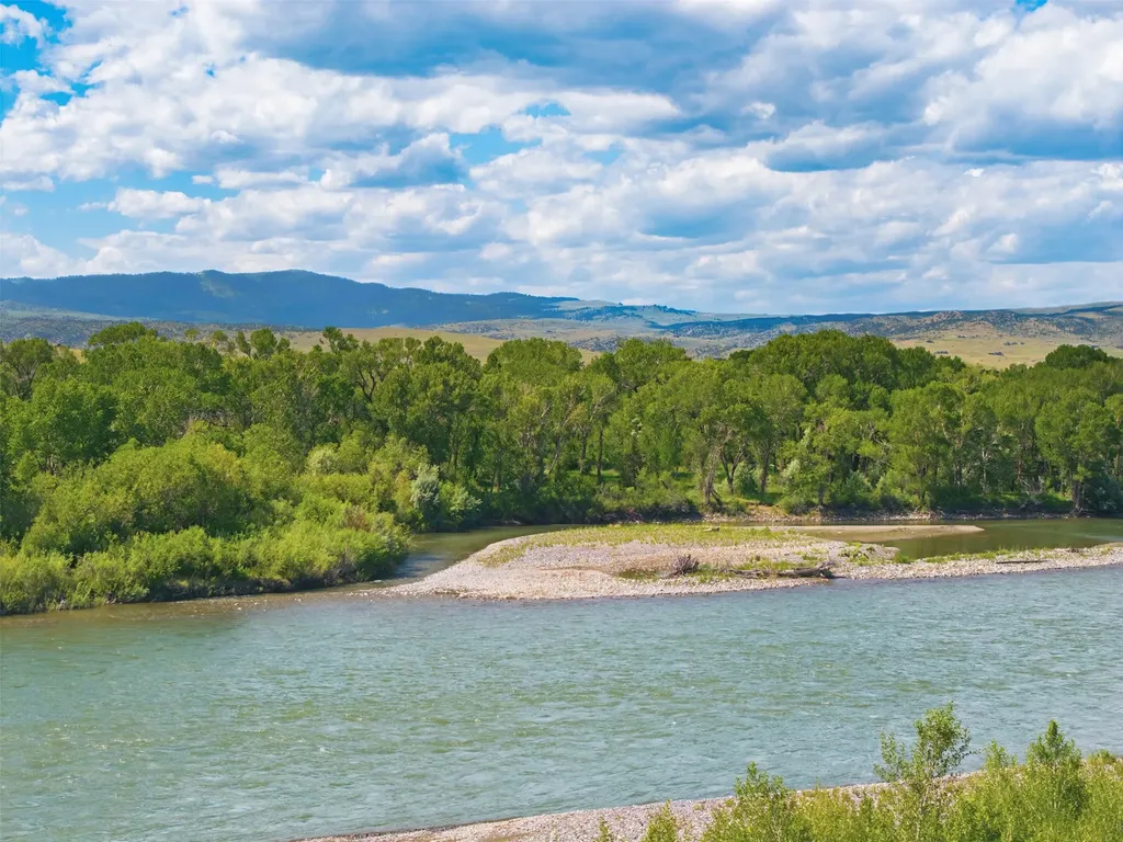 11 Blue Road Livingston MT 59047
