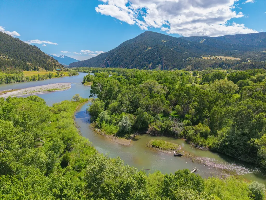 11 Blue Road Livingston MT 59047