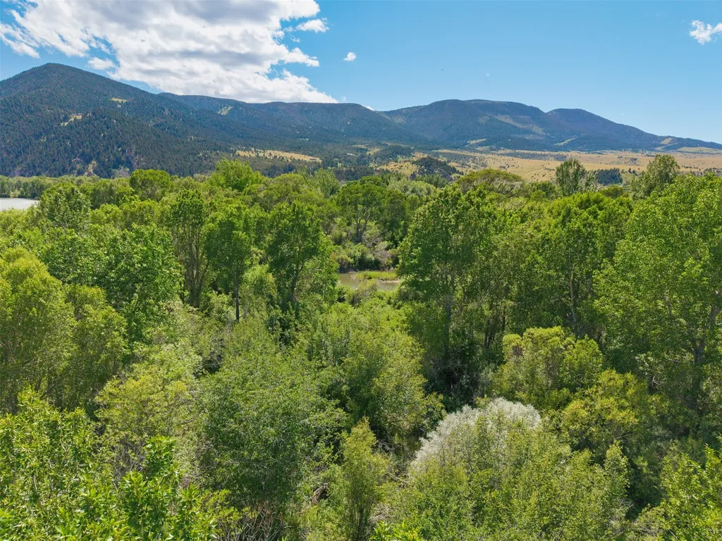 11 Blue Road Livingston MT 59047