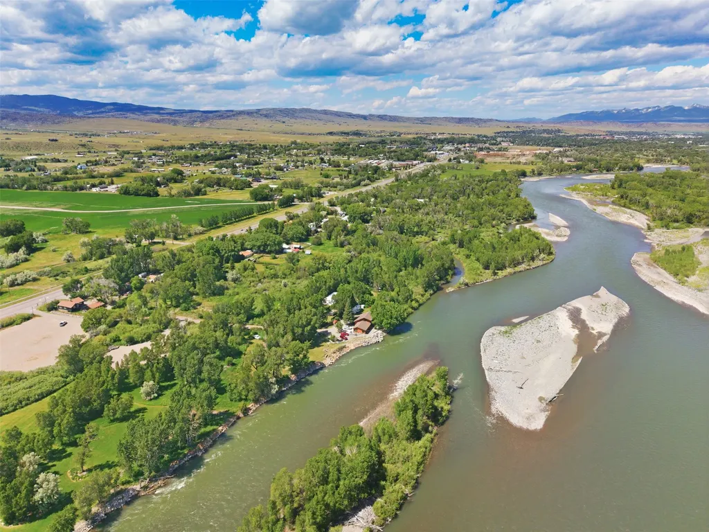 11 Blue Road Livingston MT 59047