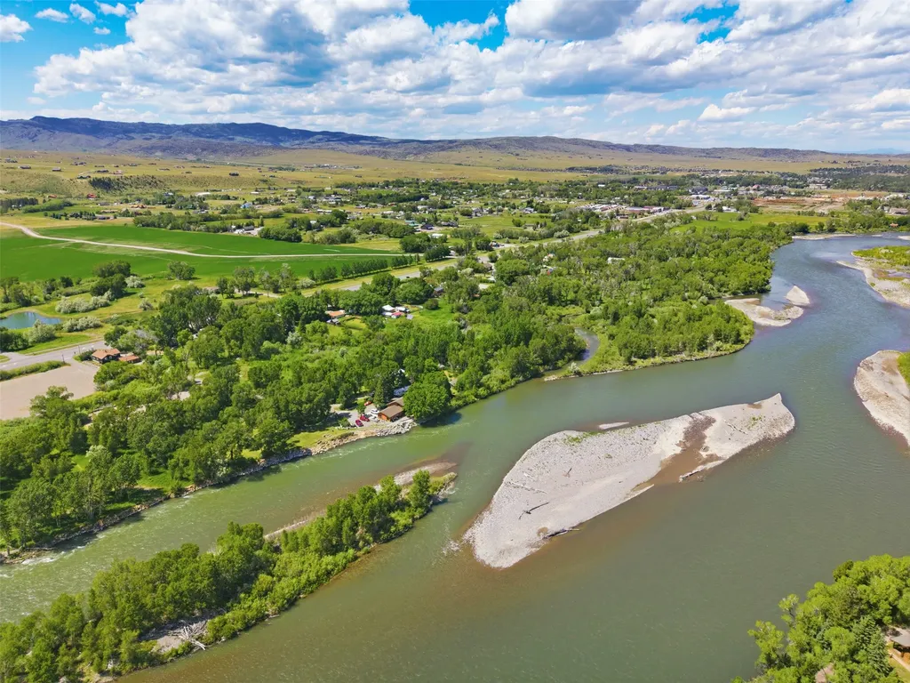 11 Blue Road Livingston MT 59047