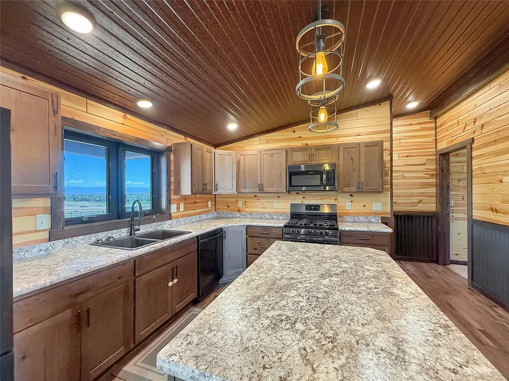 207 Expedition Drive Dillon MT 59725
