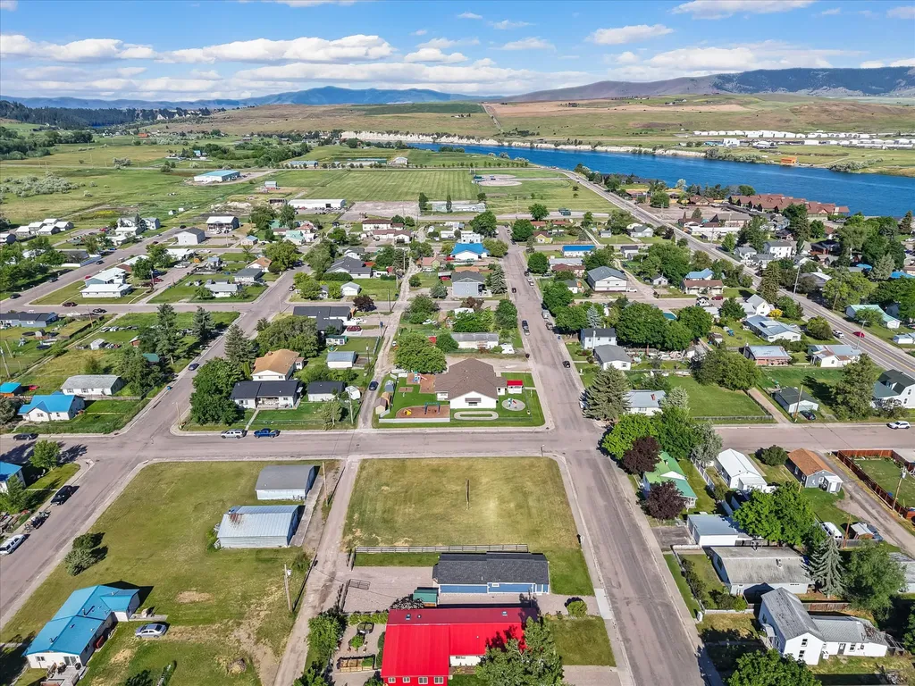 207 8th Avenue W Polson MT 59860