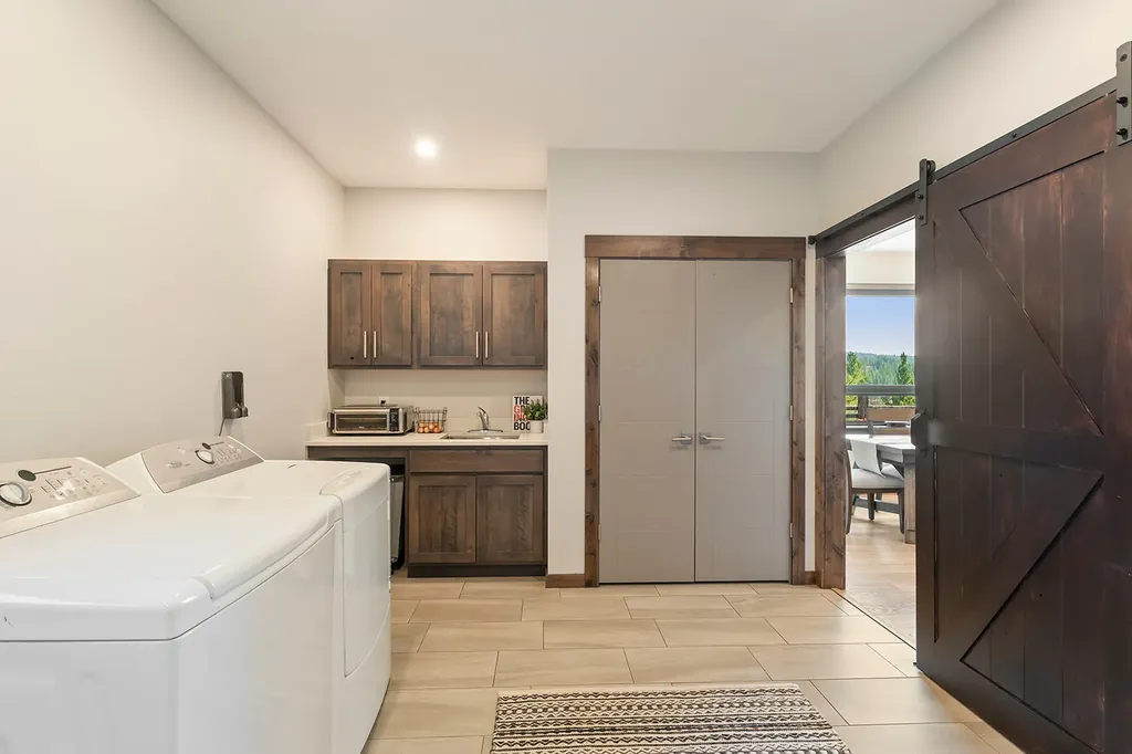 20 Juniper Lane Clancy MT 59634