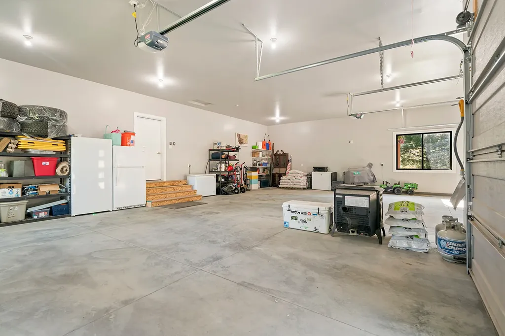 20 Juniper Lane Clancy MT 59634