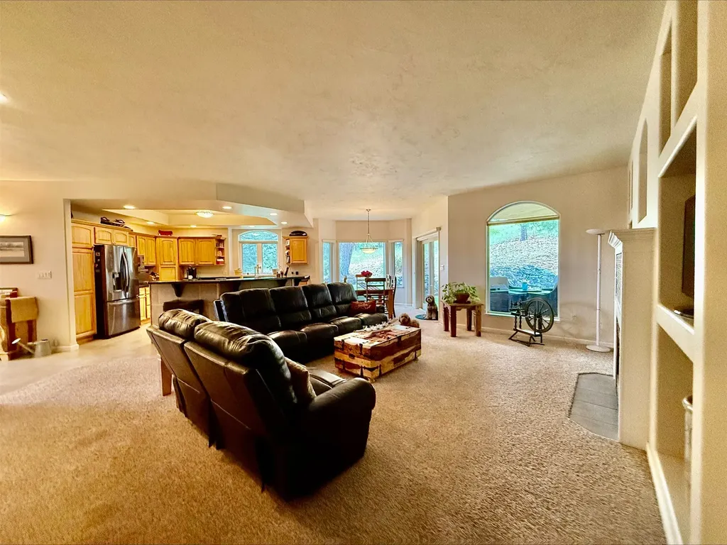 4A Jack Pine Loop Clancy MT 59634