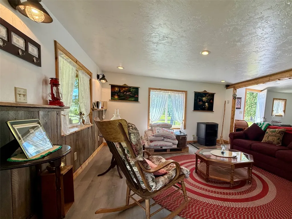1953 Lone Point Drive Lincoln MT 59639