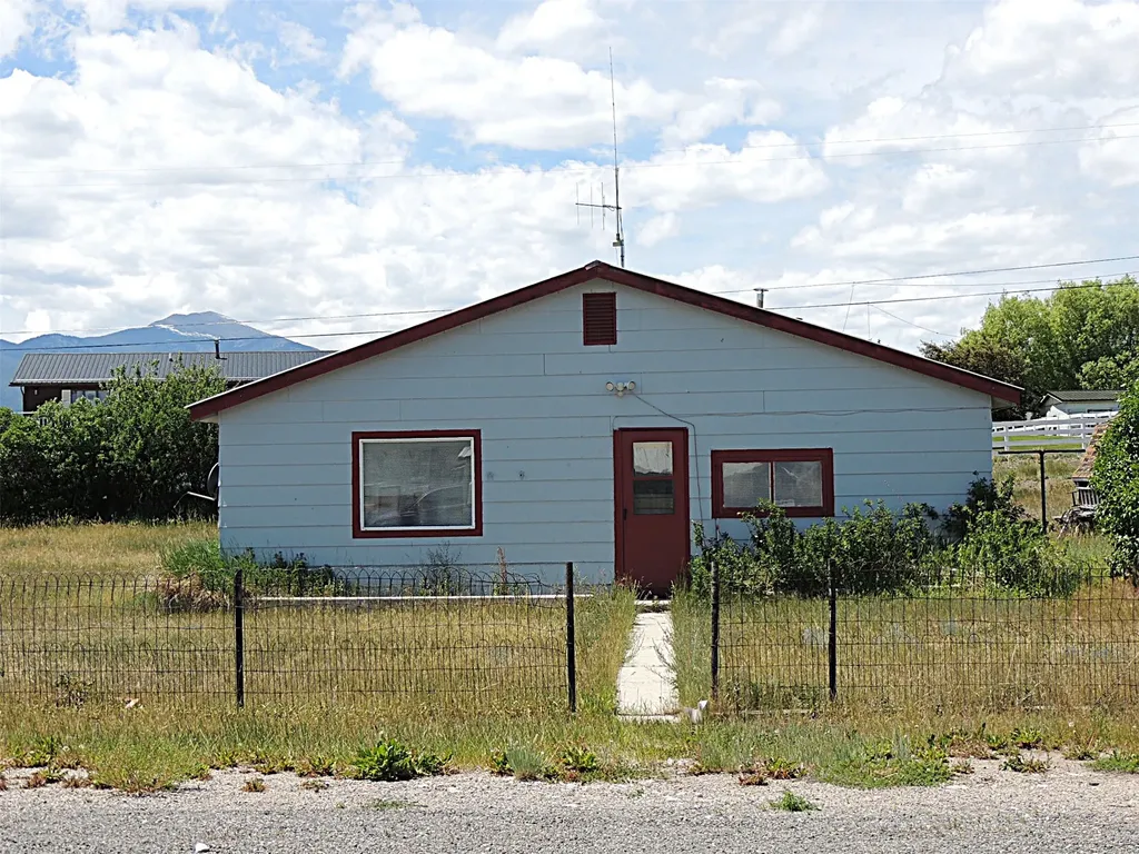 1118 Arizona Street Deer Lodge MT 59722