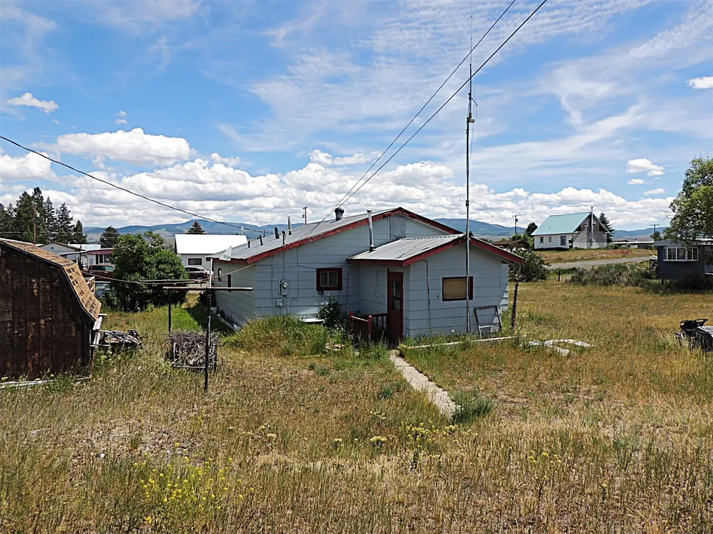1118 Arizona Street Deer Lodge MT 59722
