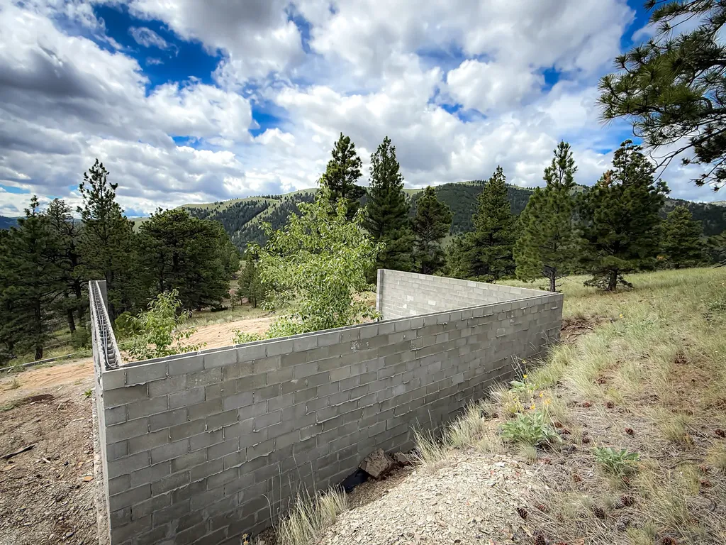 2270 Lynx Trail Drive Wolf Creek MT 59648