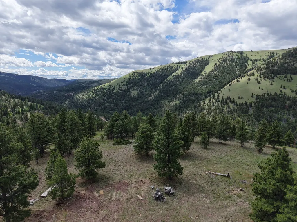 2270 Lynx Trail Drive Wolf Creek MT 59648