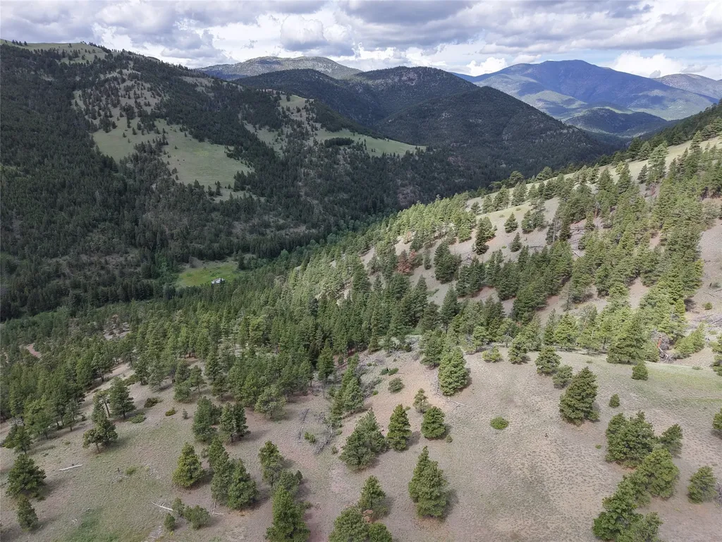 2270 Lynx Trail Drive Wolf Creek MT 59648