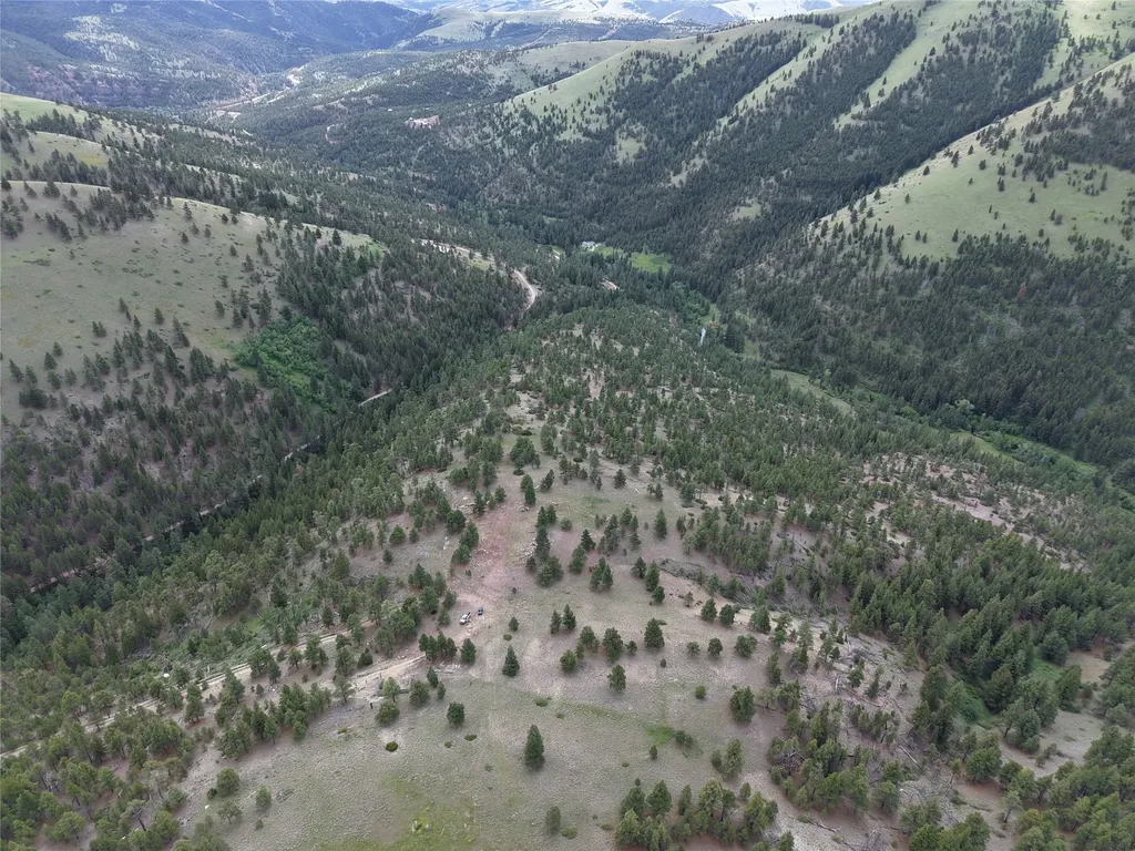 2270 Lynx Trail Drive Wolf Creek MT 59648