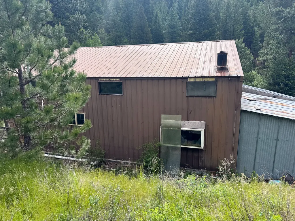 2270 Lynx Trail Drive Wolf Creek MT 59648