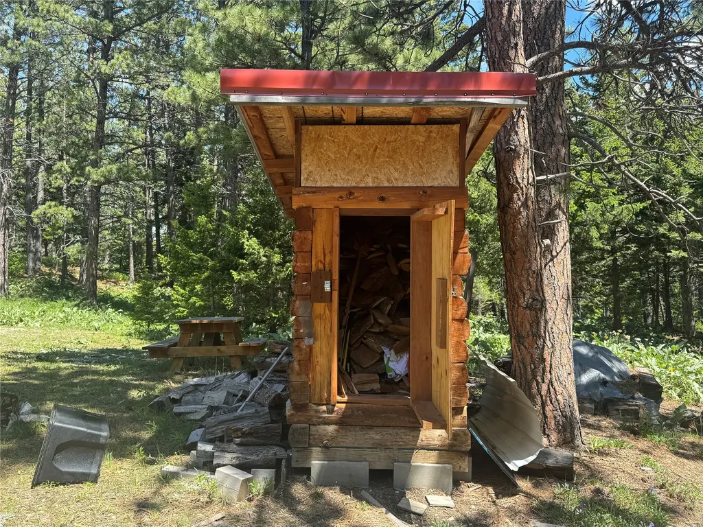 1048 Arrowood Estates Road Raynesford MT 59469
