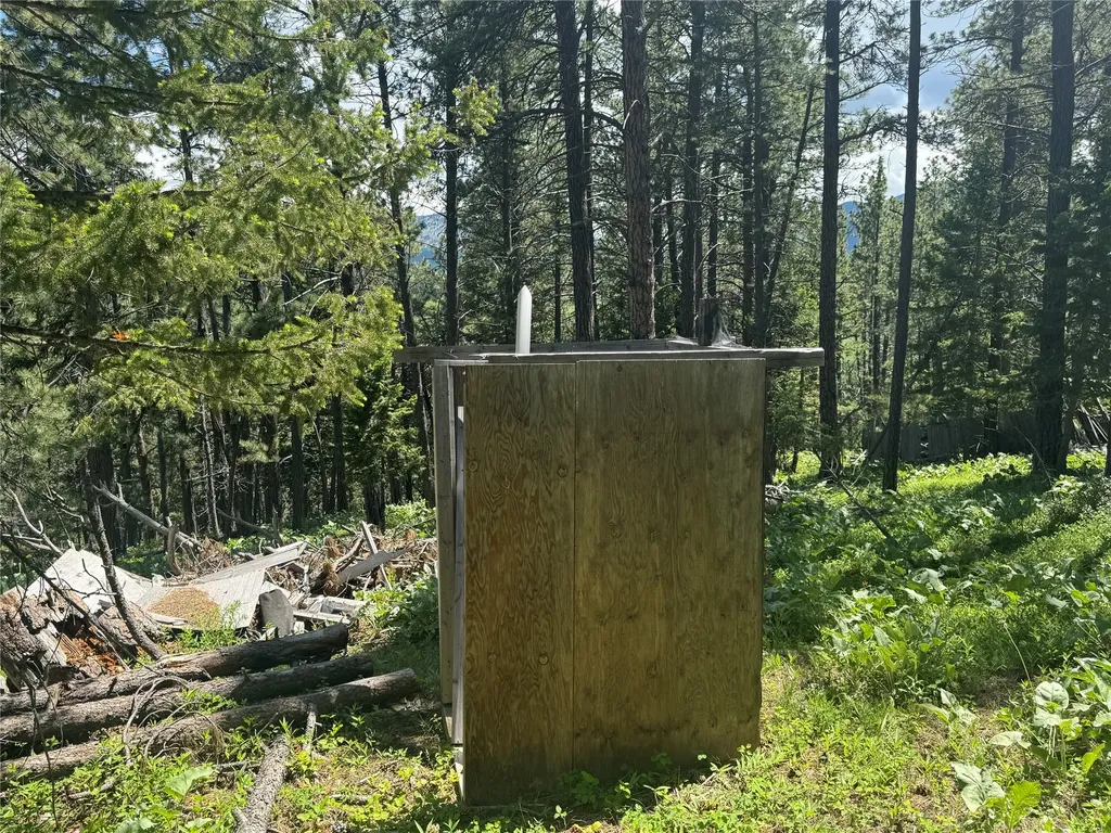 1048 Arrowood Estates Road Raynesford MT 59469