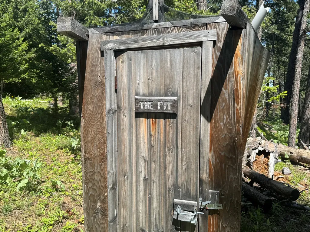 1048 Arrowood Estates Road Raynesford MT 59469