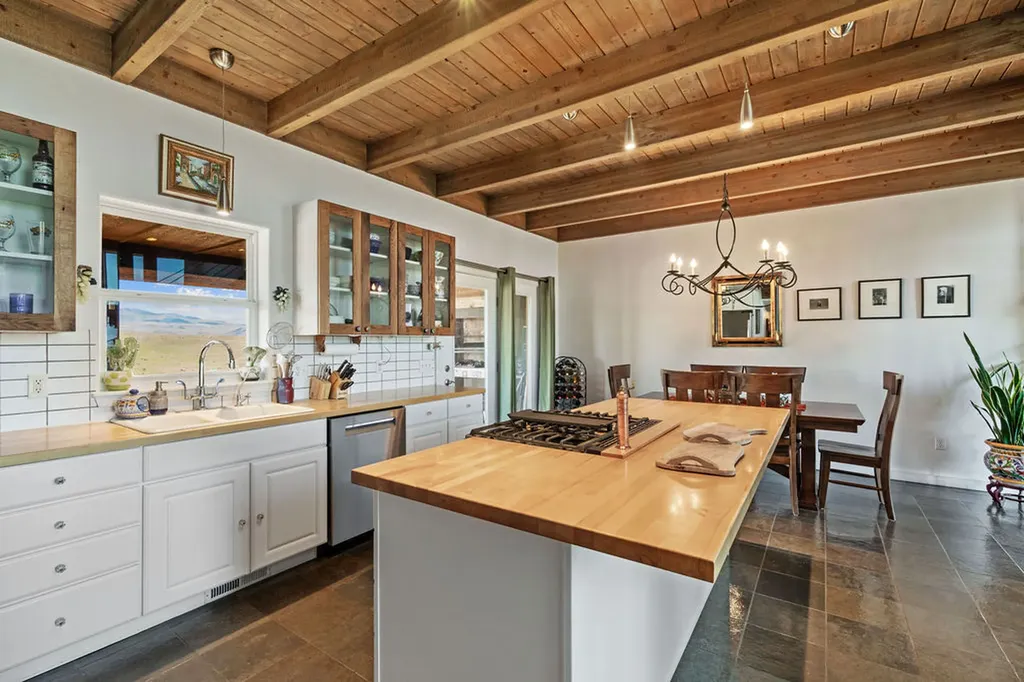 18 Cactus Ridge Road Twin Bridges MT 59754
