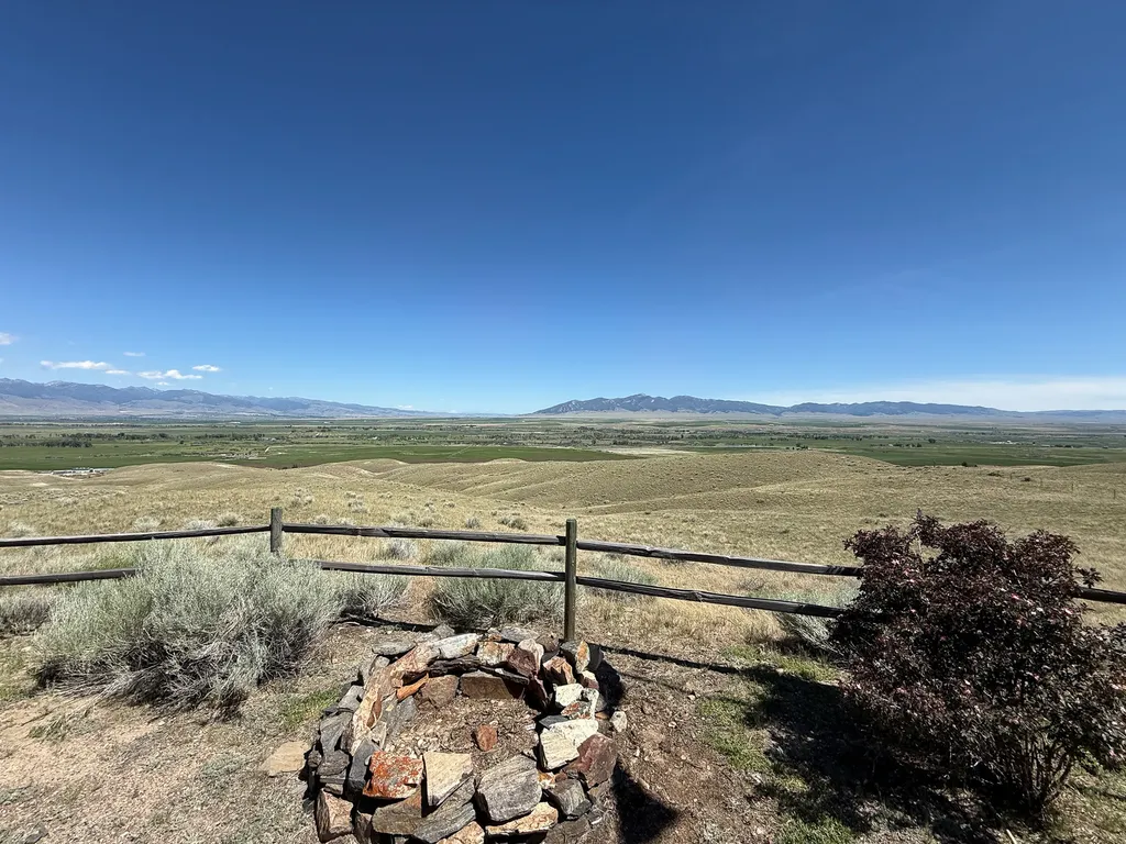 18 Cactus Ridge Road Twin Bridges MT 59754