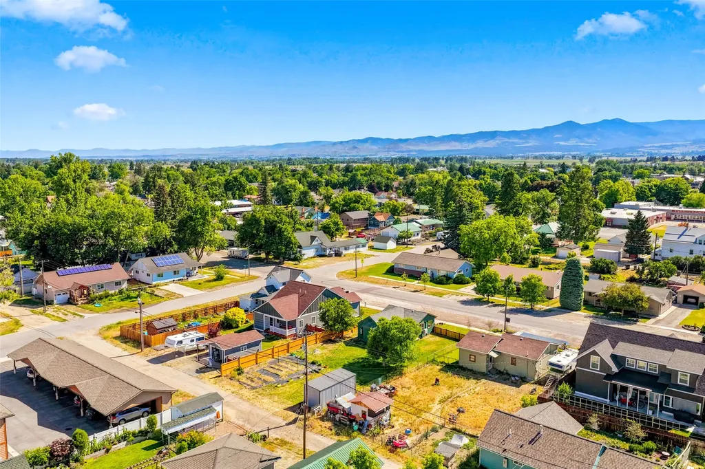 213 N 7th Street Hamilton MT 59840