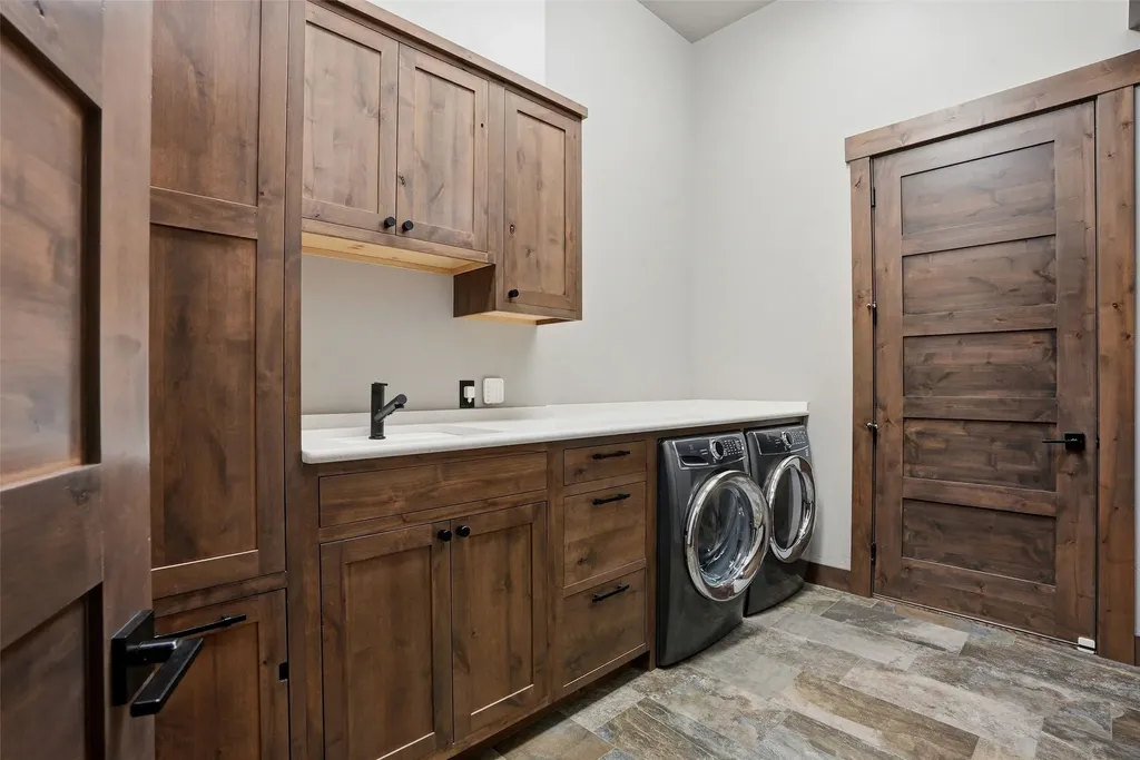 22 Rockaway Road Hamilton MT 59840