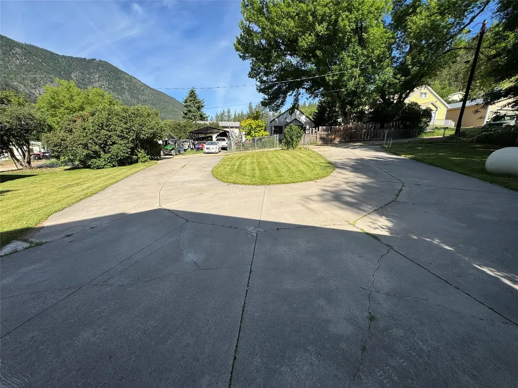 104 2nd Street Alberton MT 59820