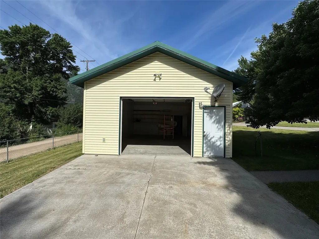 104 2nd Street Alberton MT 59820
