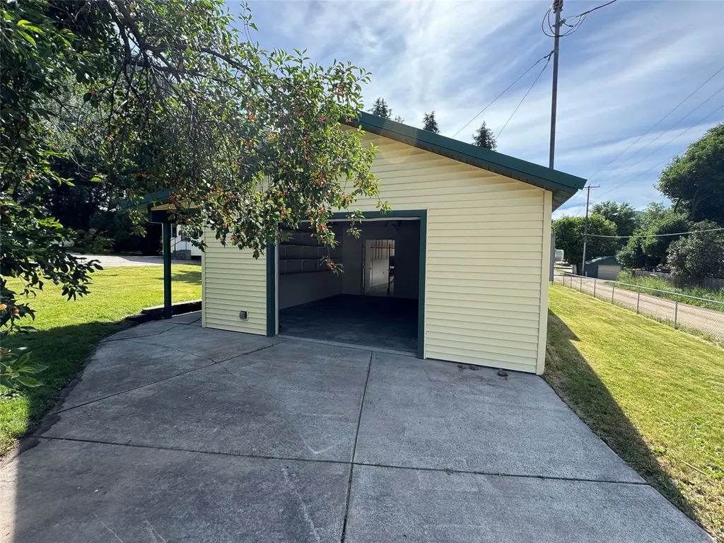 104 2nd Street Alberton MT 59820