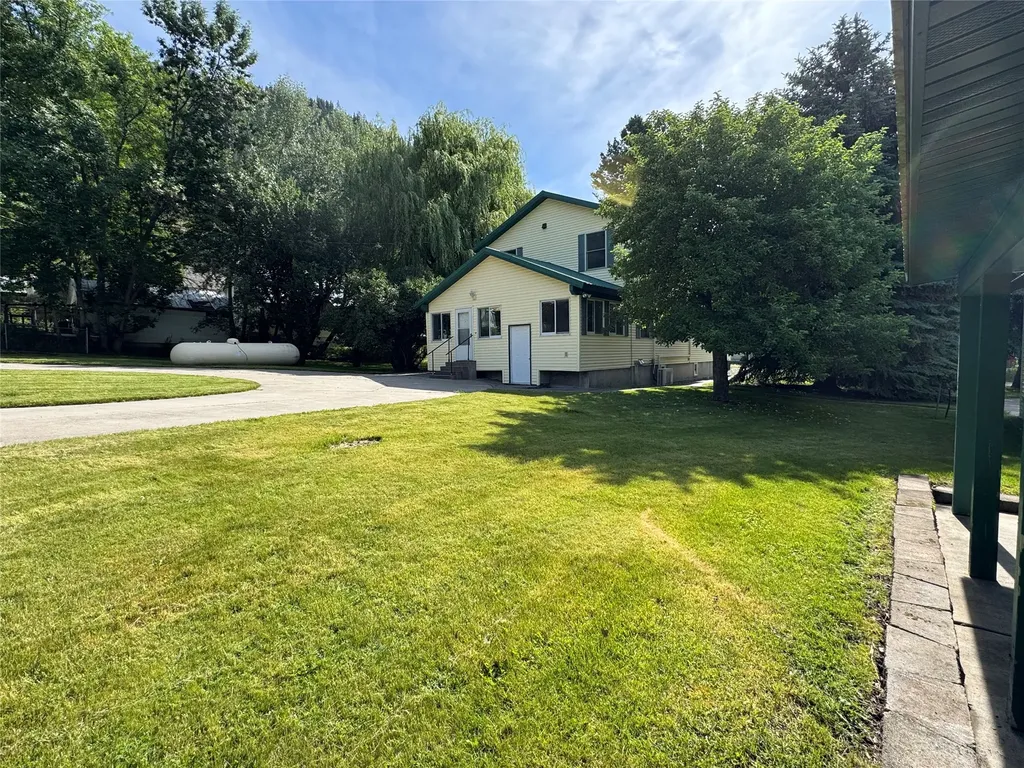 104 2nd Street Alberton MT 59820