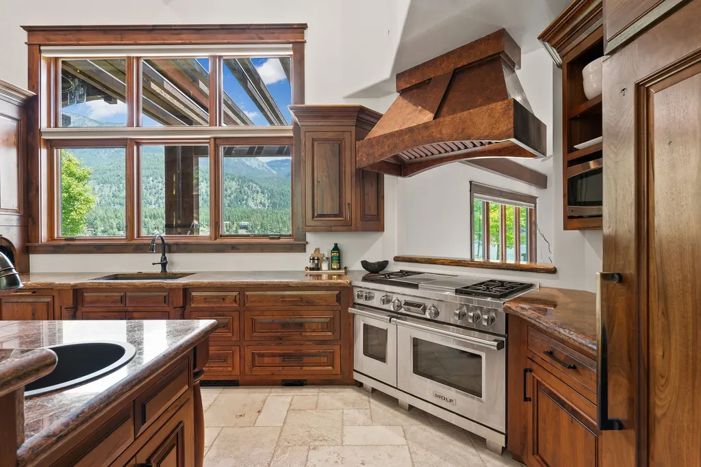 706 Blaine View Lane Kalispell MT 59901