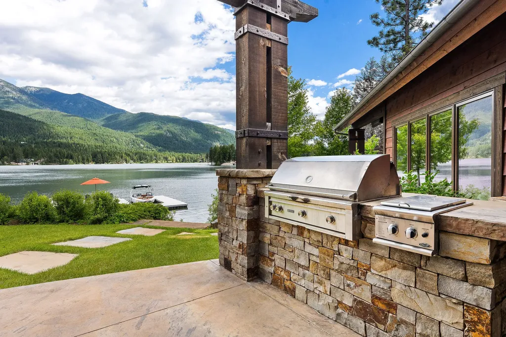 706 Blaine View Lane Kalispell MT 59901