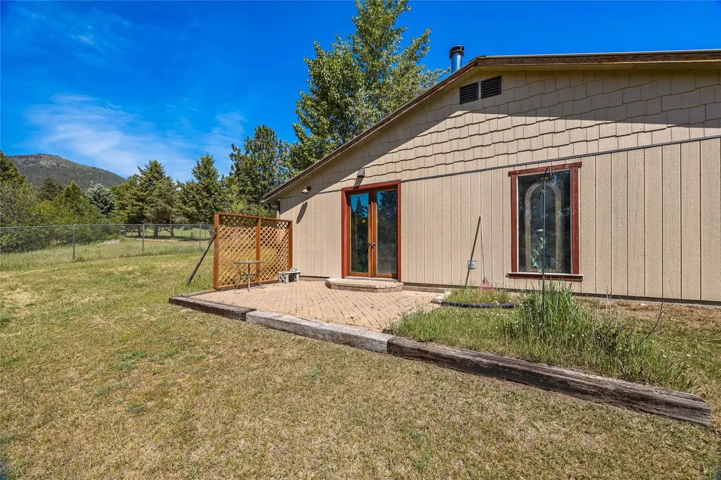 2811 Foxtrotter Trail Victor MT 59875