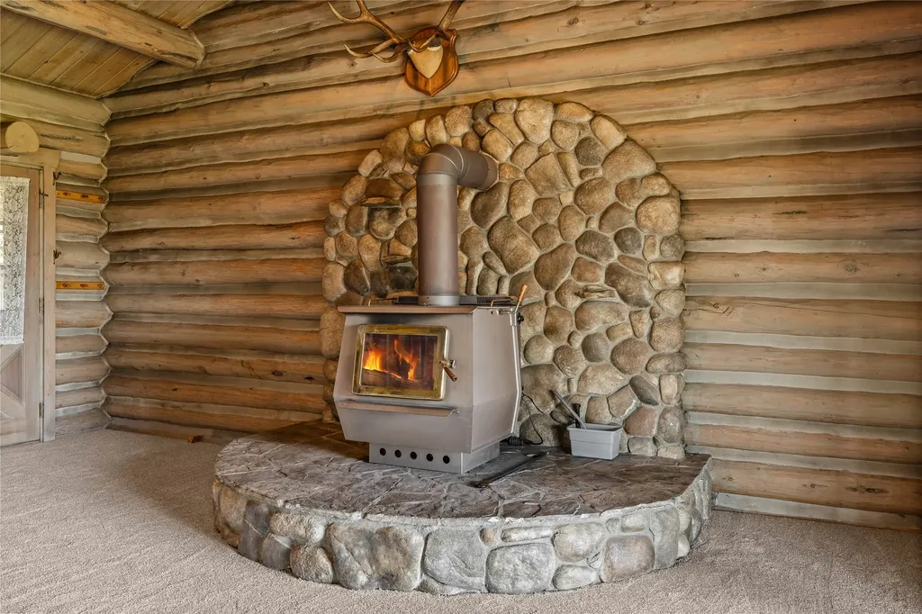 2811 Foxtrotter Trail Victor MT 59875