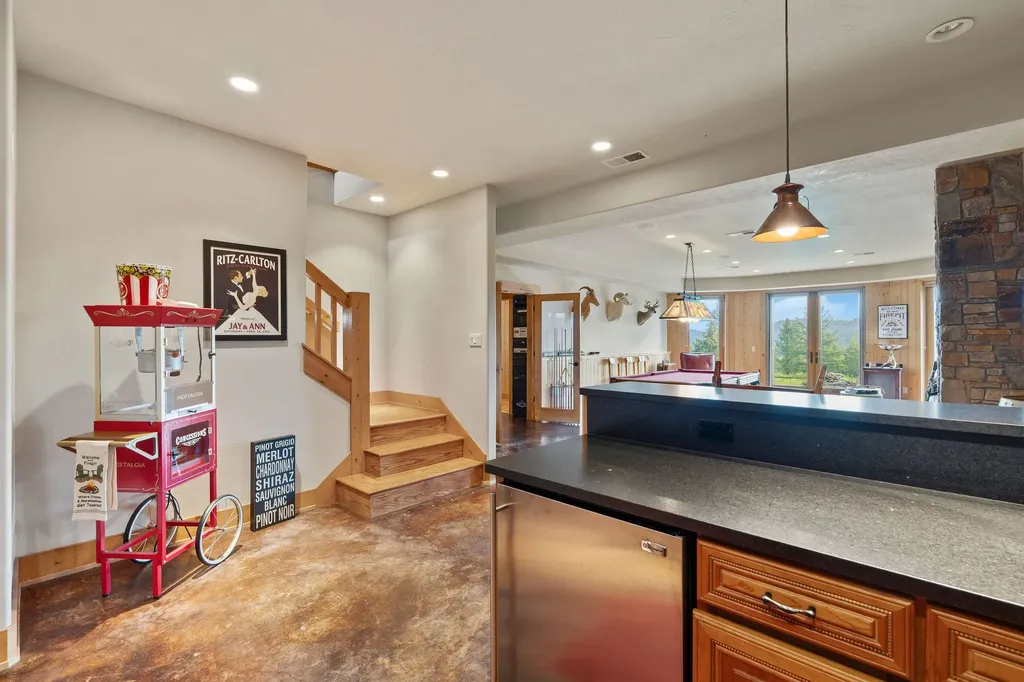 1145 S Mcgregor Lake Road Marion MT 59925