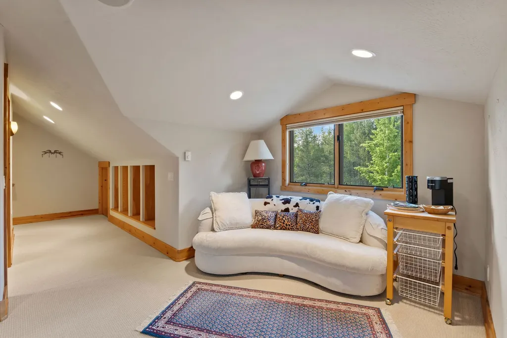 1145 S Mcgregor Lake Road Marion MT 59925