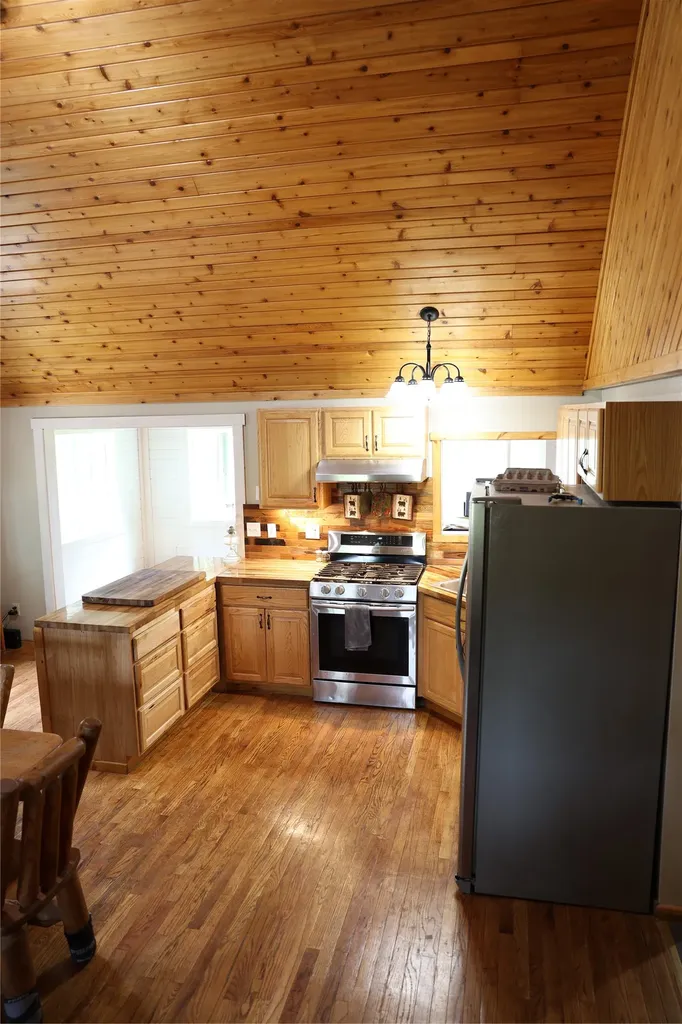 765 Border Lane Rexford MT 59930