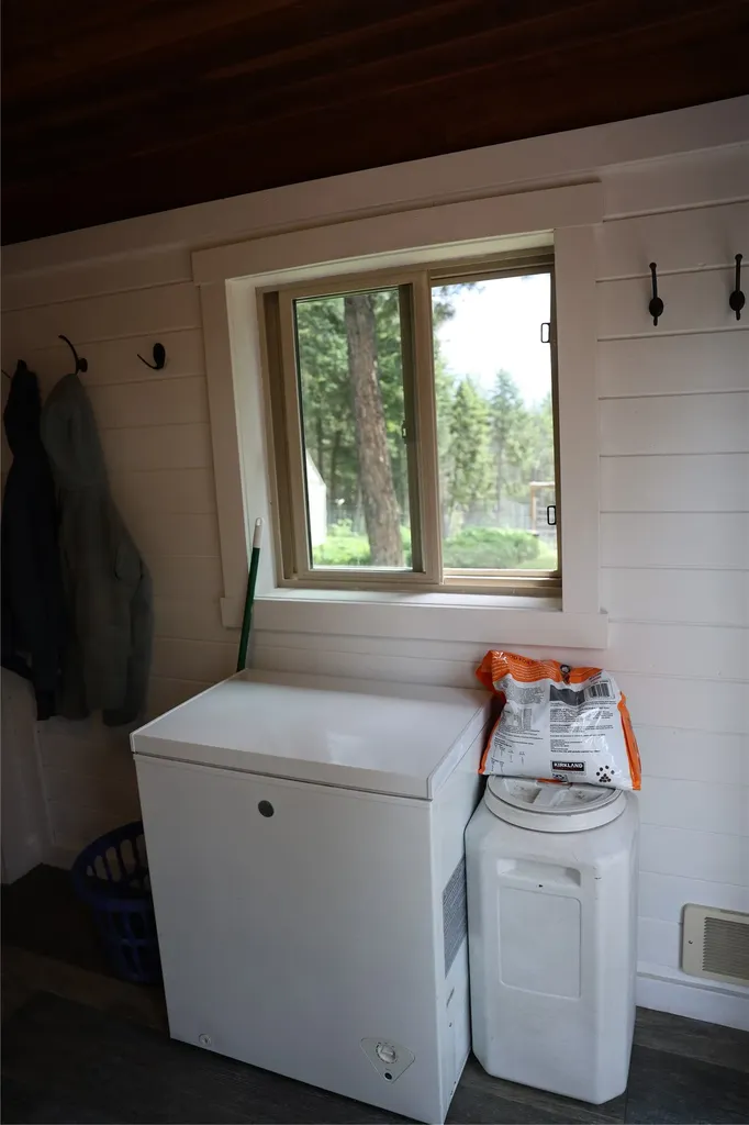 765 Border Lane Rexford MT 59930