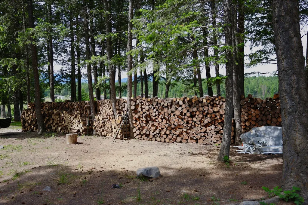 765 Border Lane Rexford MT 59930