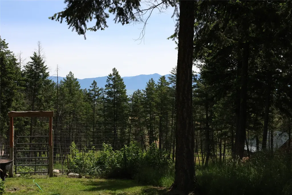 765 Border Lane Rexford MT 59930